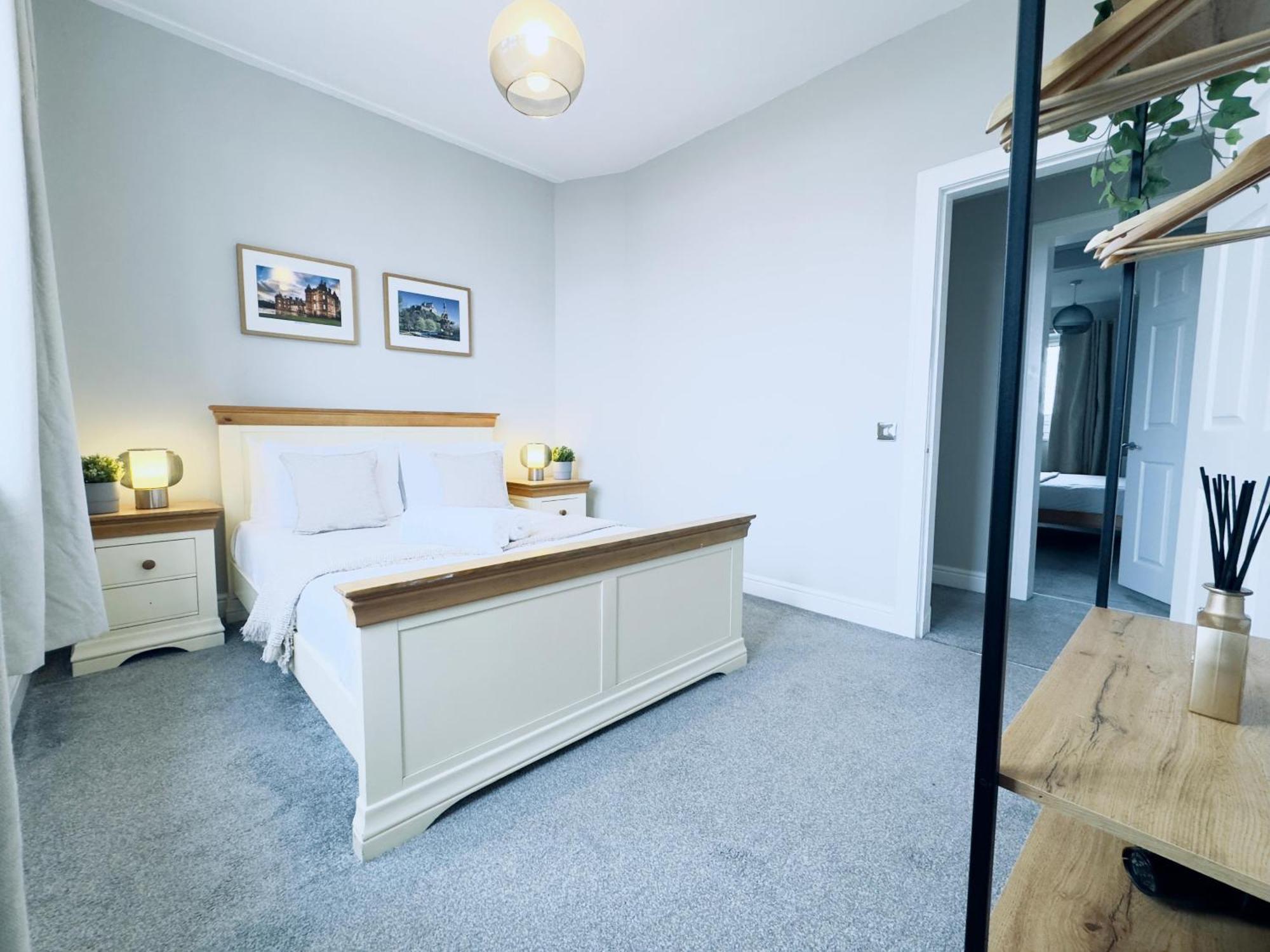 Ferienwohnung Block 2 Flat 16 Westfield Court Edinburgh Exterior foto